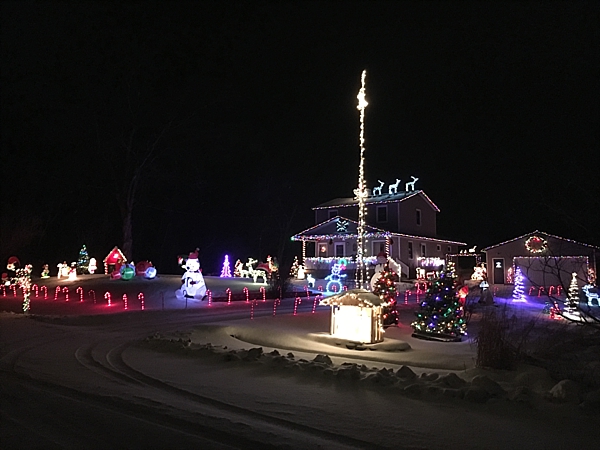 Guide to Local Holiday Lights + {FREE Scavenger Hunt Printable} | Duluth Moms Blog