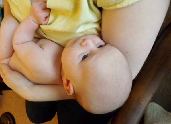 My 5 Essentials for Breastfeeding | Duluth Moms Blog
